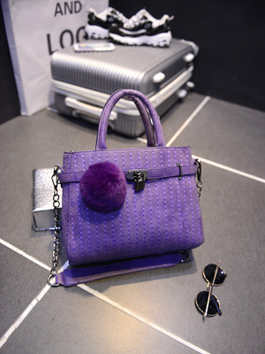 2014秋冬韩版清新兔毛球复古链条手提包 风尚解析与市场探秘